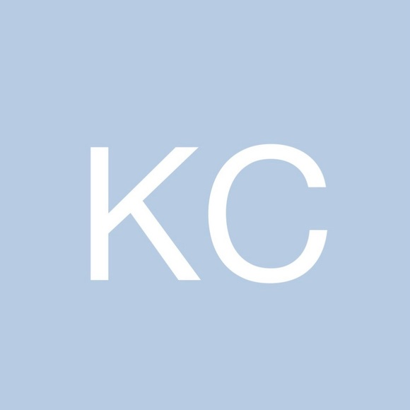 Meet your Posher. TOP RATED SELLER. FAST SHIPPER. HIGH QUALITY ITEMS. 🌟🌿❤️ - Picture 4 of 4